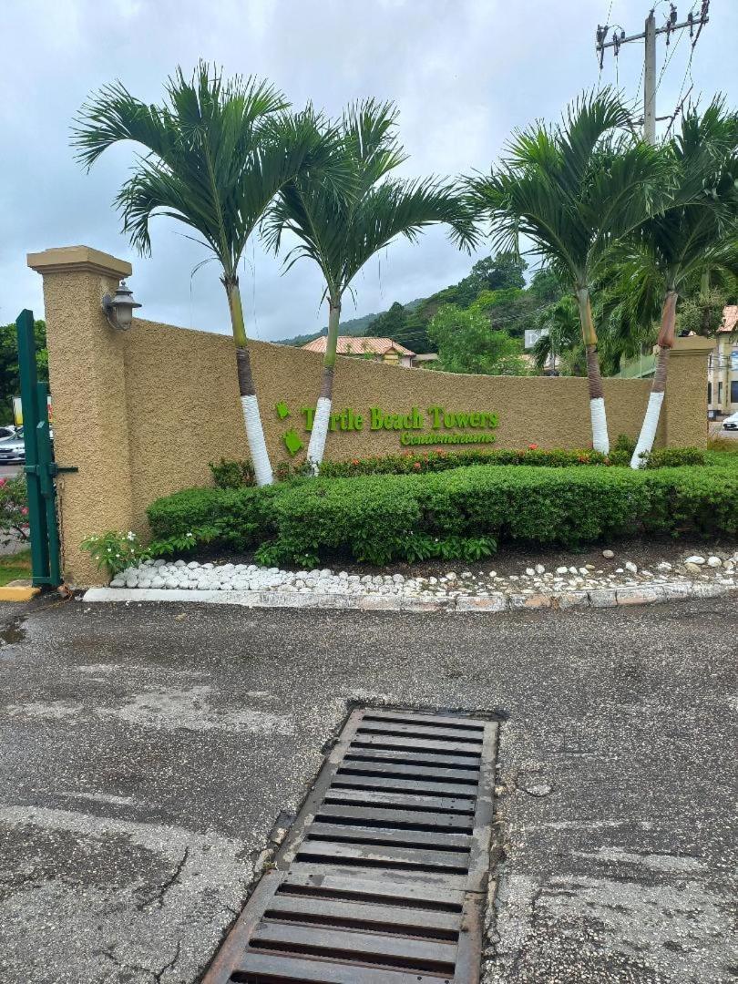 Towers By The Beach Ocho Rios Exterior photo