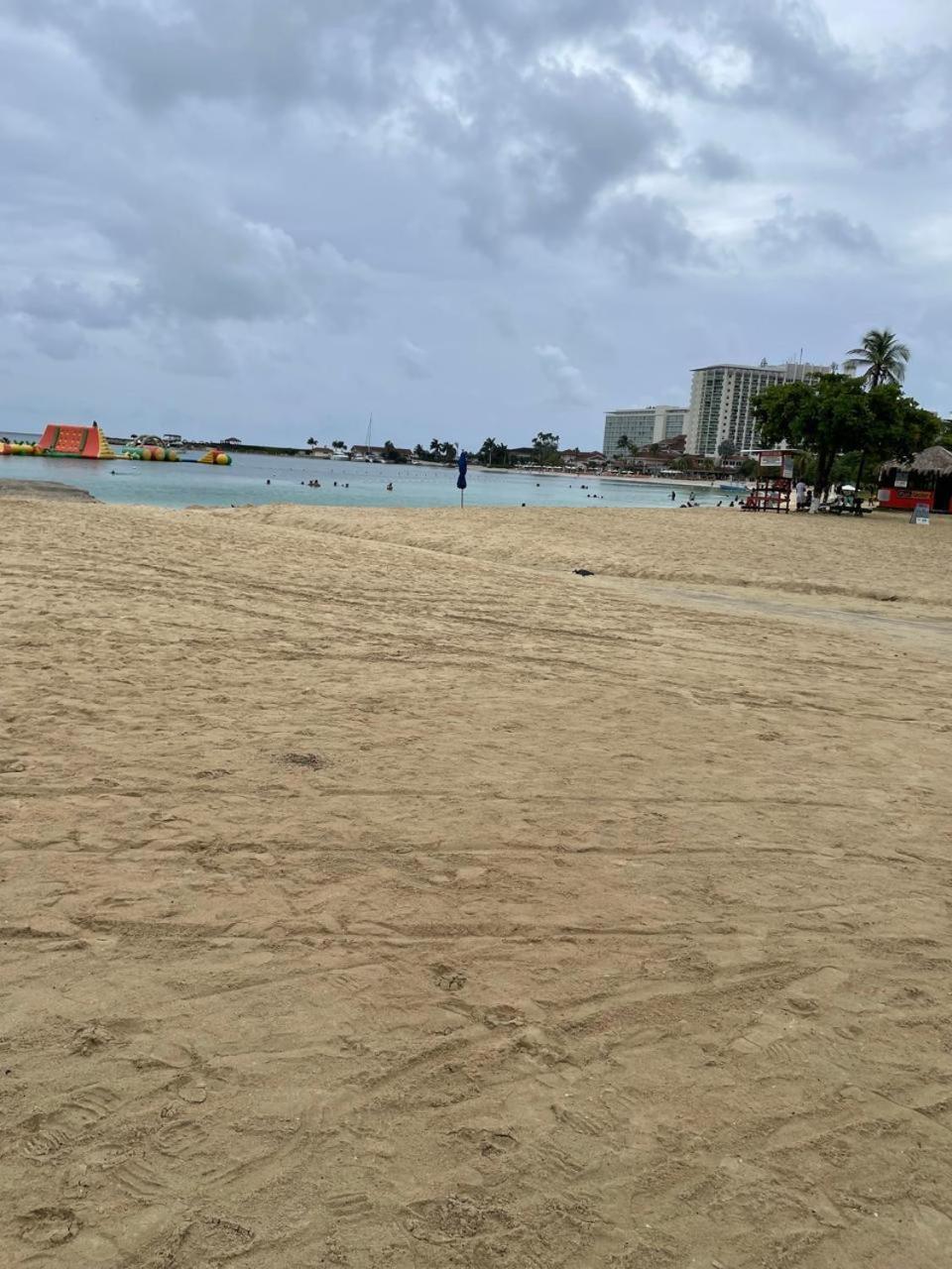 Towers By The Beach Ocho Rios Exterior photo