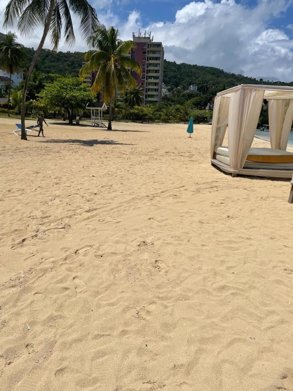 Towers By The Beach Ocho Rios Exterior photo